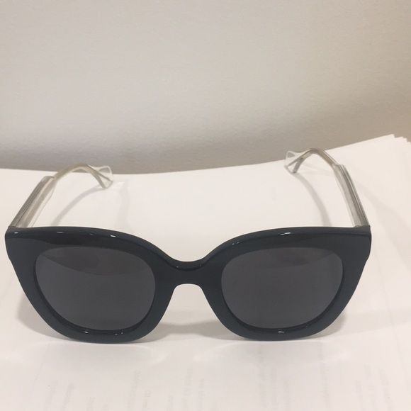 Gucci Accessories - Sunglasses GUCCI * like new women
